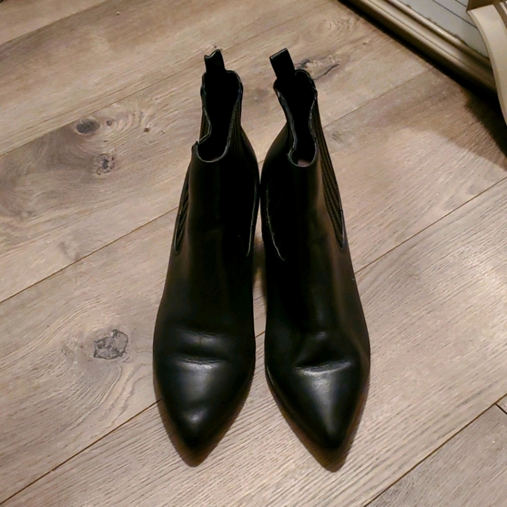 Bleecker and bond heels